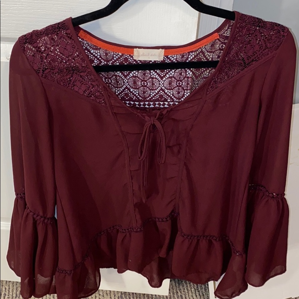 Altar’d state top